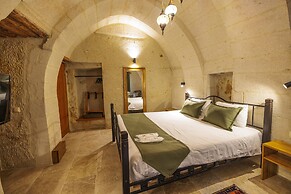 Canyon Cave Hotel