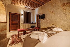Canyon Cave Hotel