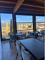 Canyon Cave Hotel