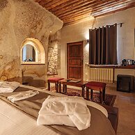 Canyon Cave Hotel
