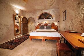 Canyon Cave Hotel