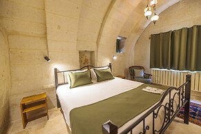 Canyon Cave Hotel