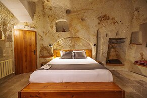 Canyon Cave Hotel