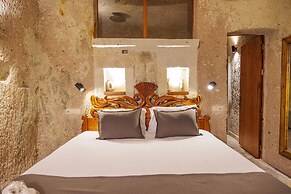 Canyon Cave Hotel