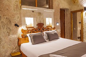 Canyon Cave Hotel