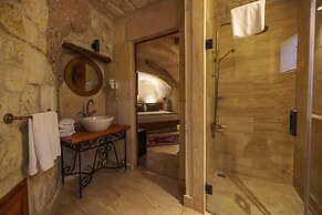Canyon Cave Hotel
