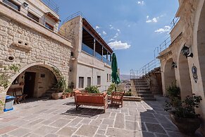 Canyon Cave Hotel
