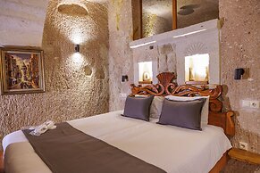 Canyon Cave Hotel