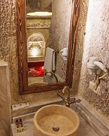 Canyon Cave Hotel