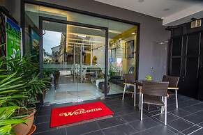 B Street Hotel