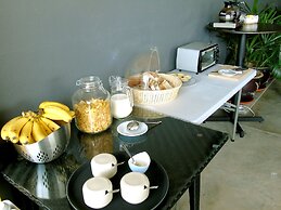 B Street Hotel