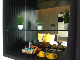 B Street Hotel