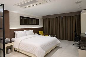 Zenith Hotel