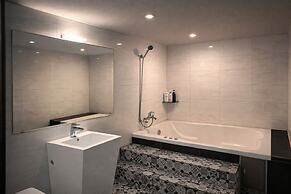Zenith Hotel