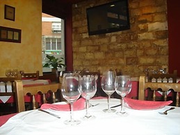 Hotel Doña María