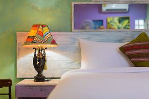 Barefoot Hotel Kalim Beach Front