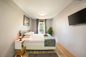 Elite Hotel By MK