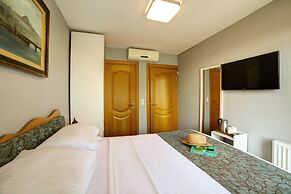 Elite Hotel By MK