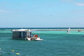 Aqua Lodge