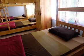 Plearn Hostel