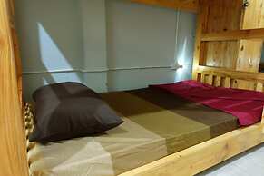 Plearn Hostel