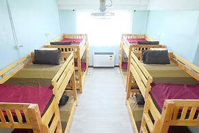 Plearn Hostel