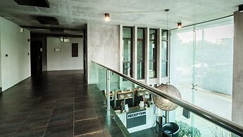 B2 Black Business & Budget Hotel