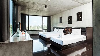 B2 Black Business & Budget Hotel