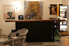Bahama Art Hotel