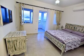 Bahama Art Hotel