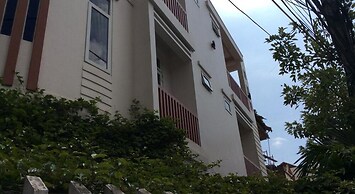 Center Homestay