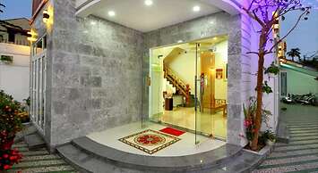 Center Homestay