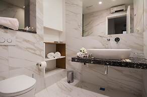 Residence by Vestibul Palace