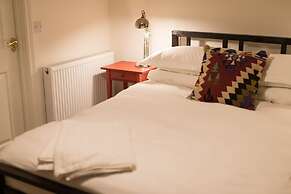 The Holford Arms - Campground