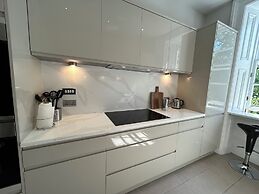 Crown Circus Apartment