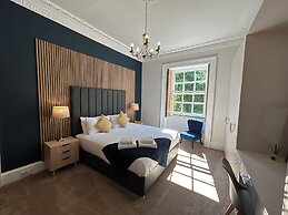 Crown Circus Apartment