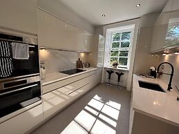 Crown Circus Apartment