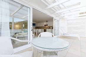 Amanzi Island Boutique Hotel