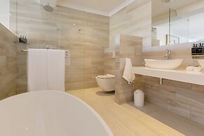 Amanzi Island Boutique Hotel