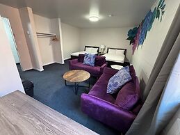 Commercial Hotel