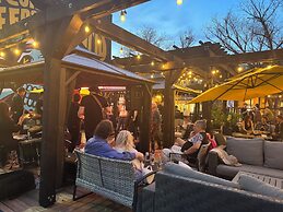 Commercial Hotel