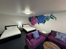 Commercial Hotel