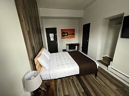 Commercial Hotel