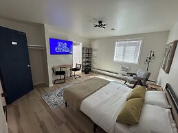 Commercial Hotel