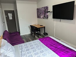 Commercial Hotel