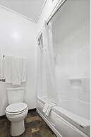 Dauphin Inn Express