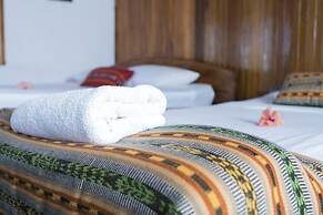 Hotel La Isla Inn