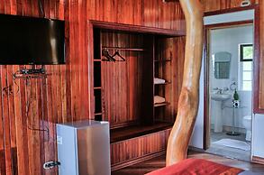 Hotel La Isla Inn