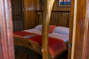 Hotel La Isla Inn