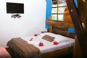 Hotel La Isla Inn